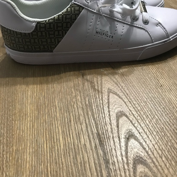 Tommy Hilfiger Women’s Sneakers - Picture 3 of 4